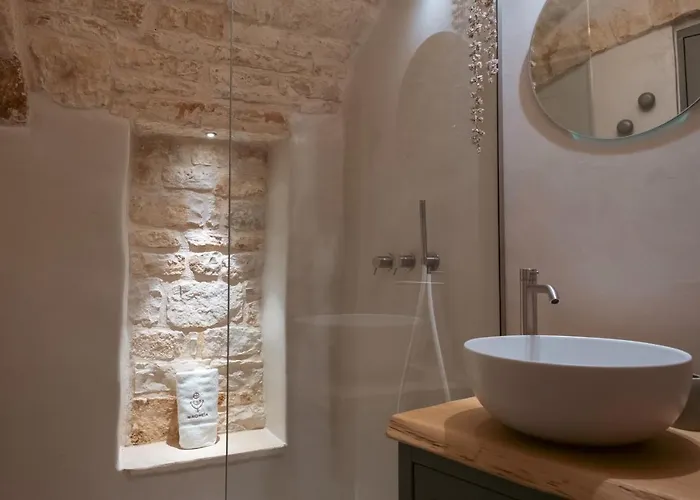 לינה וארוחת בוקר Trulli Magheia 4*